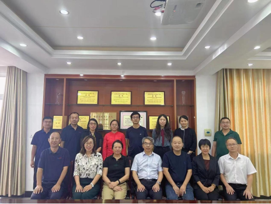 国家蛋鸡产业技术体系专家团队莅临suncitygroup太阳新城安陆基地指导工作